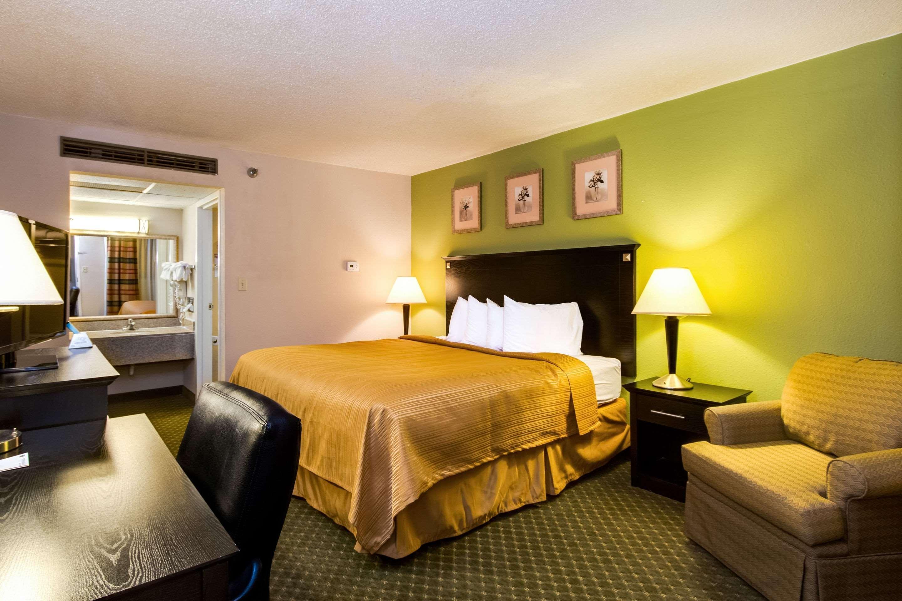 HOTEL QUALITY INN & SUITES MOLINE - QUAD CITIES MOLINE, IL 3